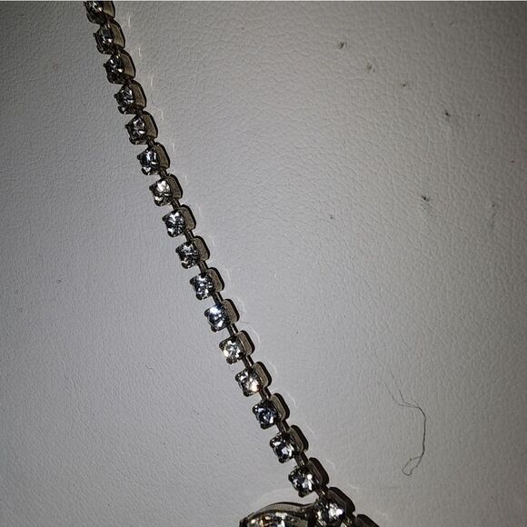 Vintage Elegant Silver Necklace with Crystal Accents 16" EUC!!! - Picture 4 of 8